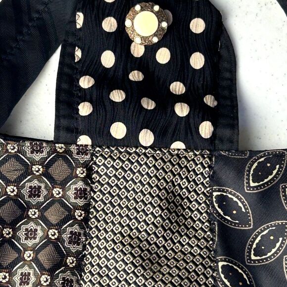 Charmonix Tergal Necktie Bag Wm's Crossbody 7.5"x10.5" Blk/Gold Fabric Print - Picture 9 of 10